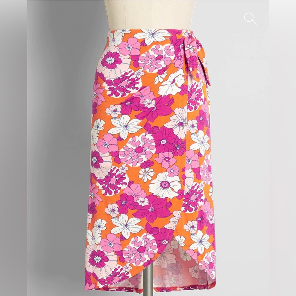 ModCloth Come On, Surfing Baby Wrap Skirt Size Medium NWT